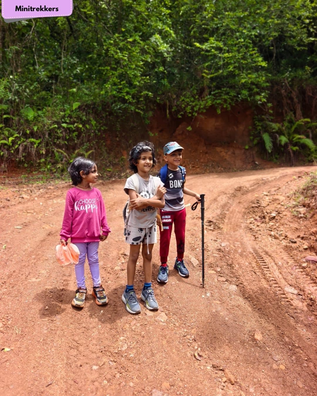 miniTrekkers kids on trail